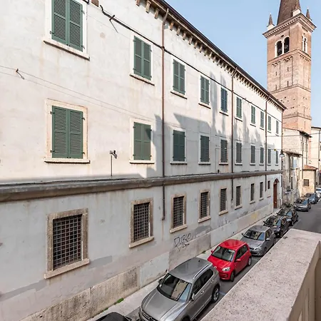 Piazza Isolo Verona
