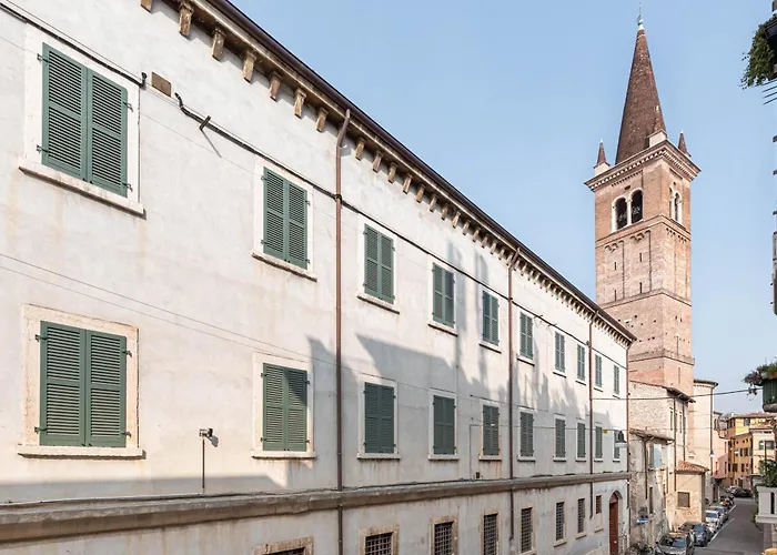 Piazza Isolo *