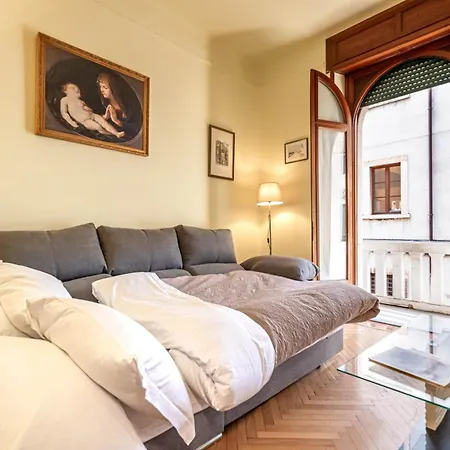 Piazza Isolo Apartment *