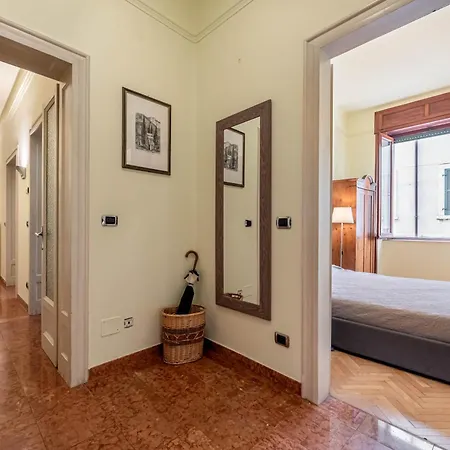 Piazza Isolo Apartment *