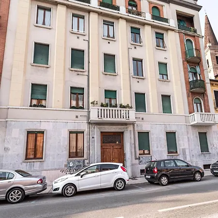Piazza Isolo Апартаменты Верона